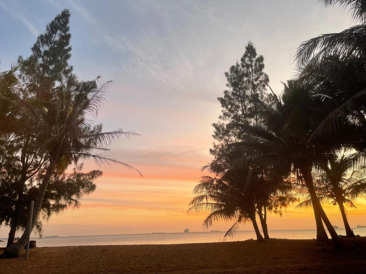 Beach N Breeze Glamping Malacca Exterior photo