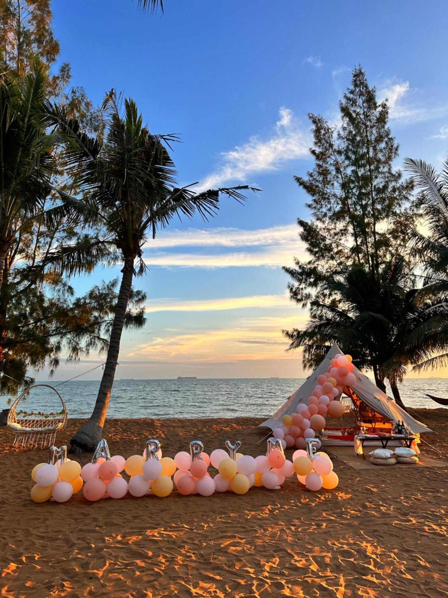Beach N Breeze Glamping Malacca Exterior photo